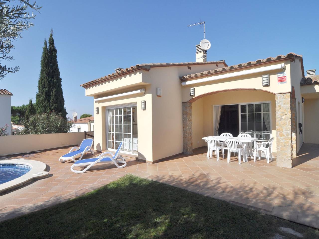 Spacious house with garden and private pool in L'Escala in L'Escala, Upper Empordà