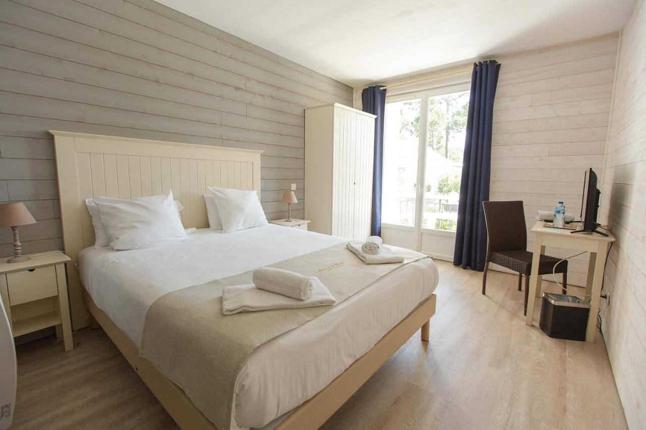 Double Room with Balcony in Ronce-les-Bains, La Tremblade