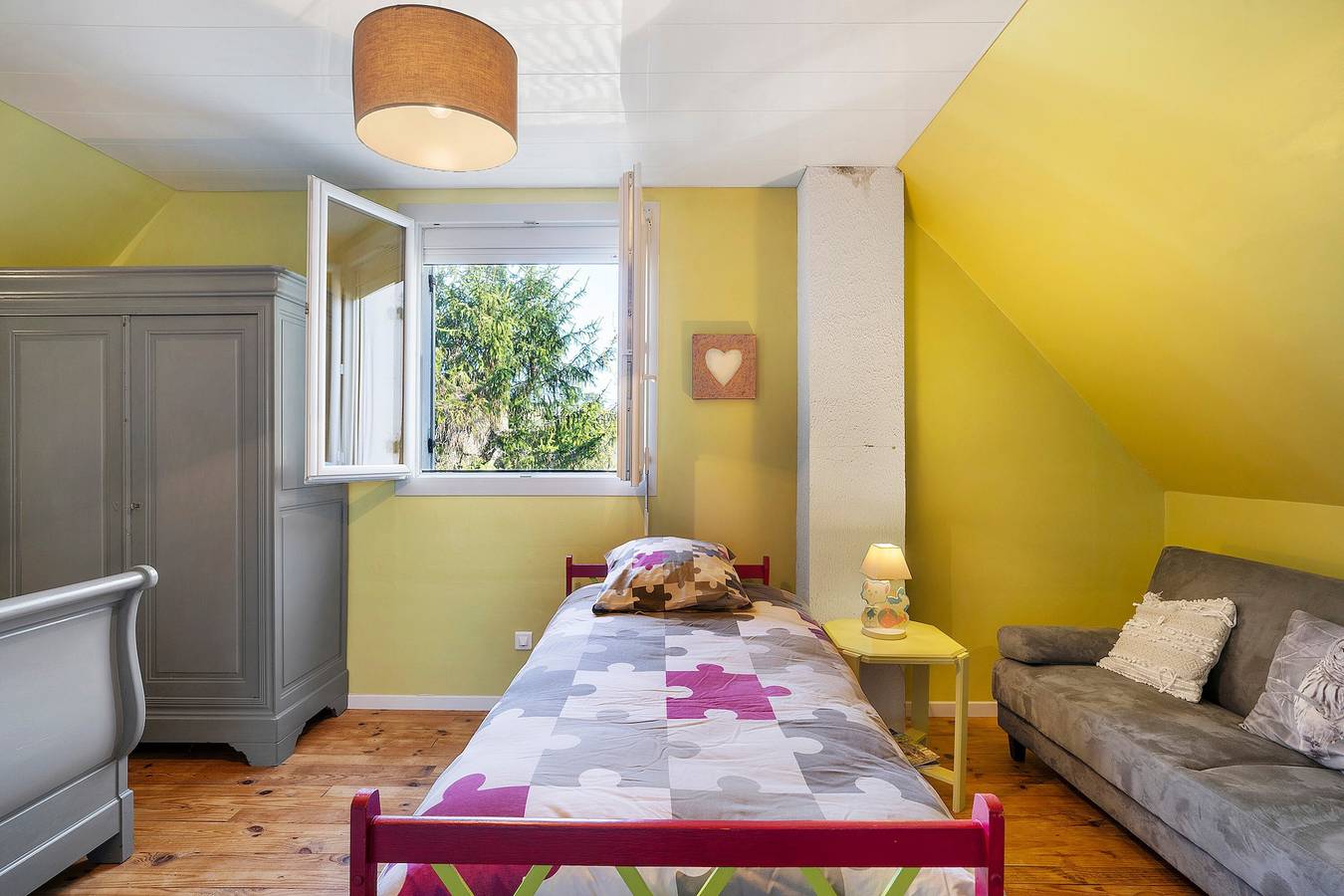 Habitación familiar L’Orée Du Bois con piscina, terraza y Wi-Fi in Montpon-Ménestérol, Périgord Blanc