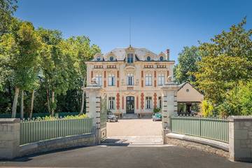 Gîte pour 5 personnes, avec terrasse et jardin à Avoine