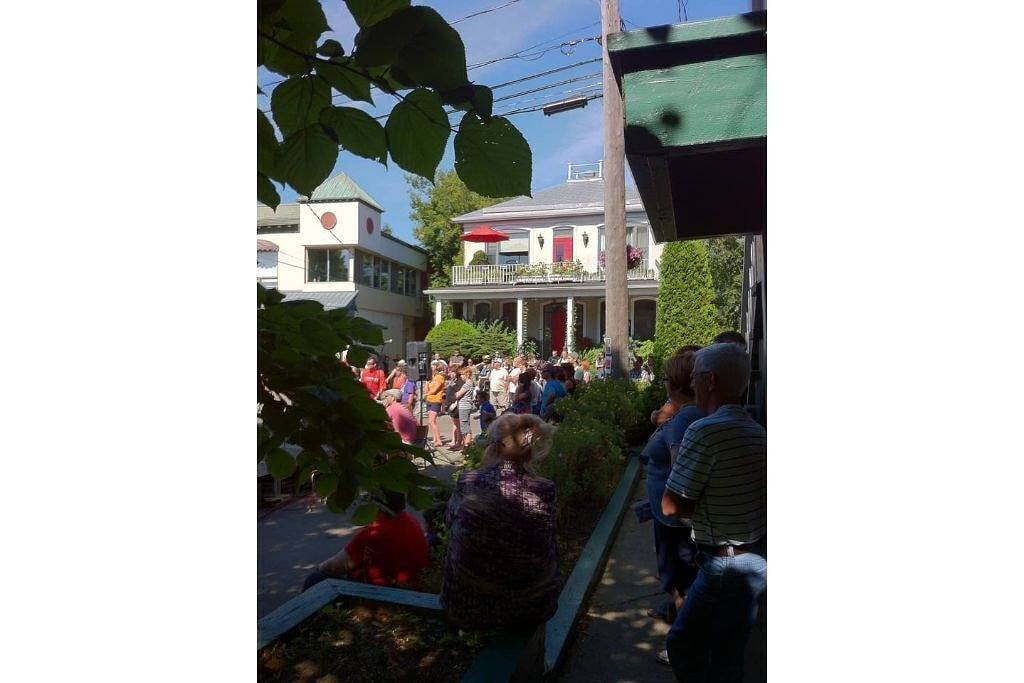 Ganze Wohnung, La Campagne im Zentrum von Baie St Paulunique in Le Massif