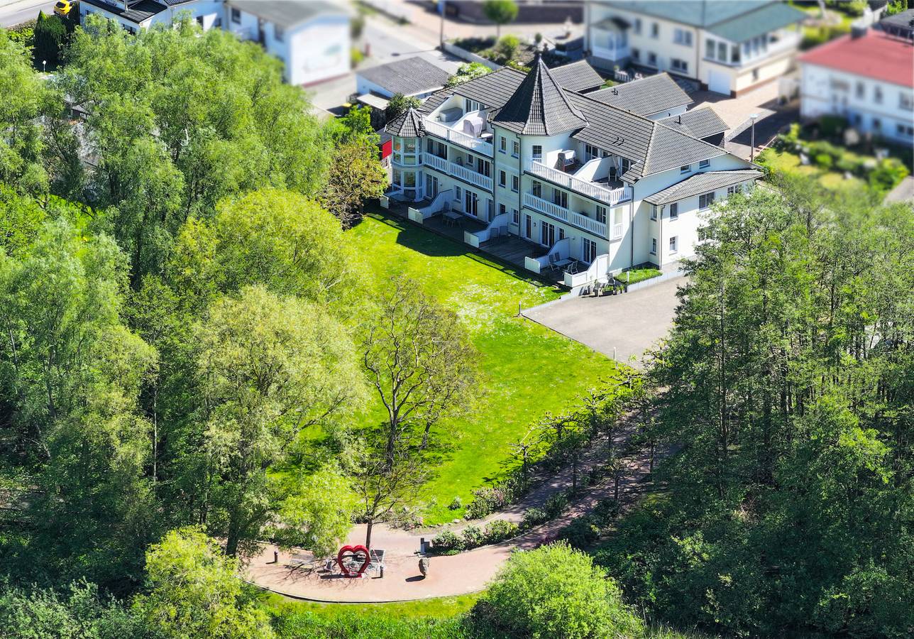 Ganze Ferienwohnung, Fewo Schlösschen am Meer in Binz, Rügen