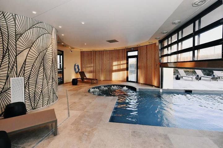 Hôtel pour 4 personnes, avec piscine ainsi que sauna et terrasse à Bezannes - 4