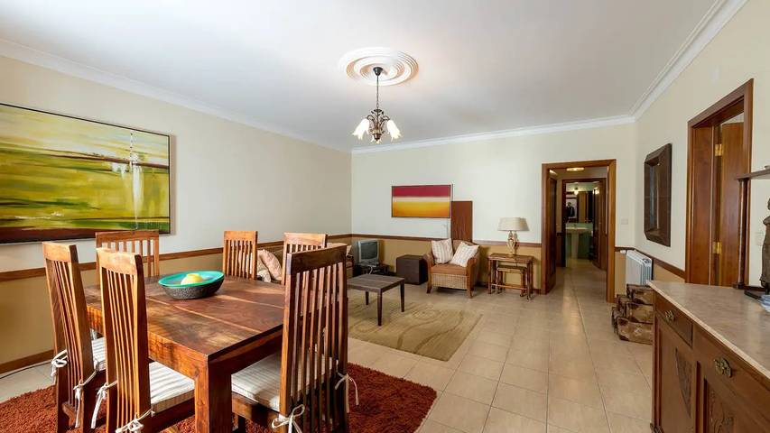 Casa de férias para 7 pessoas, com jardim e piscina em Vila Flor