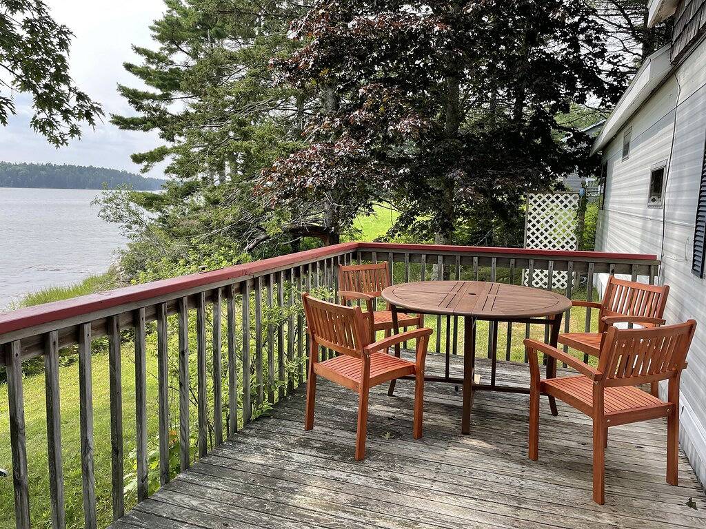 Oceanfront private beach single family cottage. in Hancock County