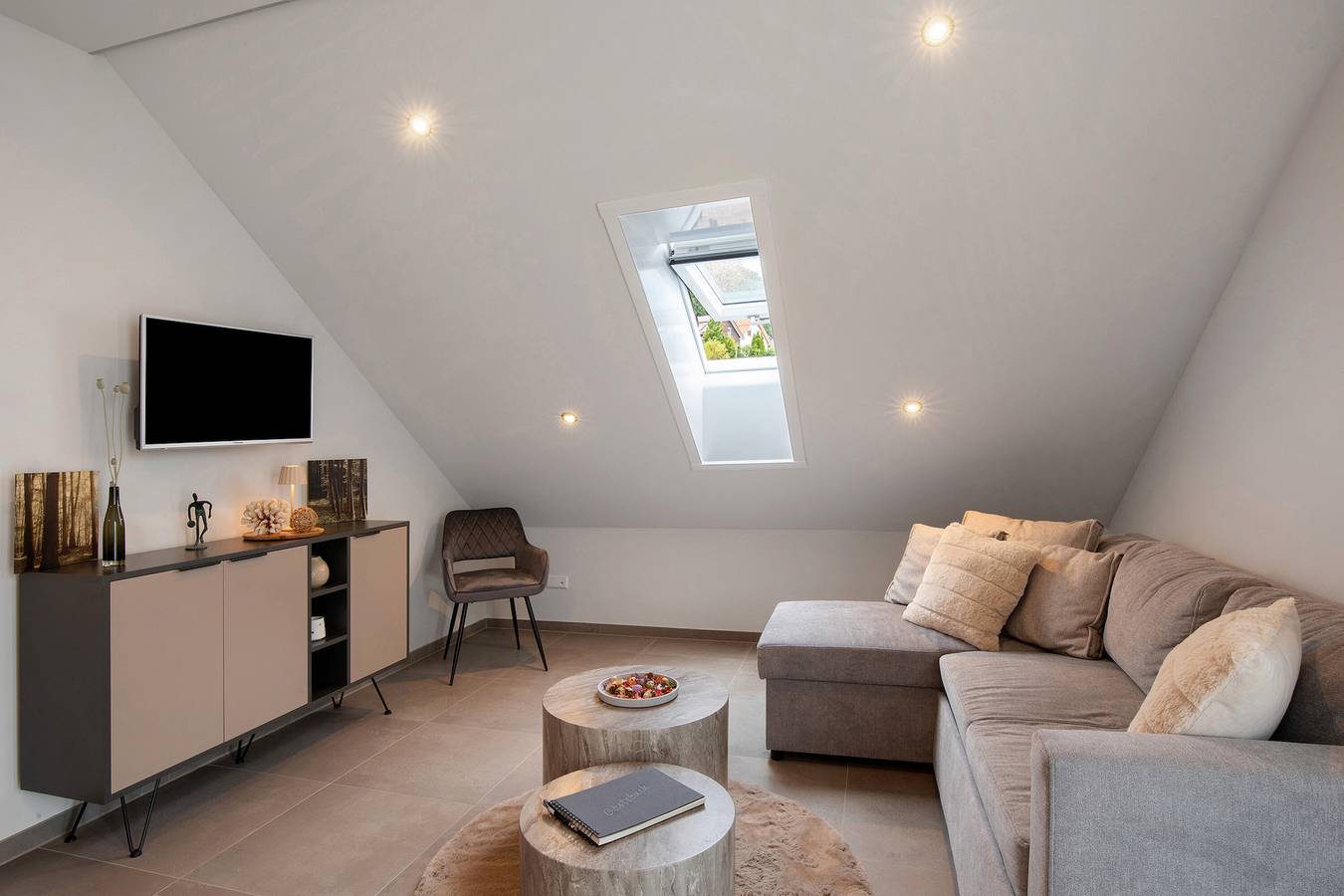 Ganze Wohnung, Ferienwohnung '6' mit Bergblick, privater Terrasse und Wi-Fi in Bad Ditzenbach, Landkreis Göppingen