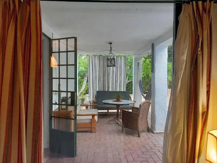 Casa de vacaciones para 6 personas, con vistas además de piscina y jardín - 1
