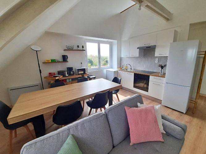 Gîte pour 10 personnes, avec terrasse et vue à Plouguiel - 2