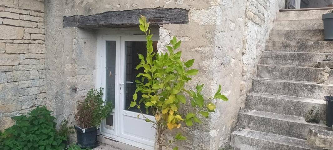 Gîte pour 2 personnes, avec Terrasse et Jardin à Villejésus