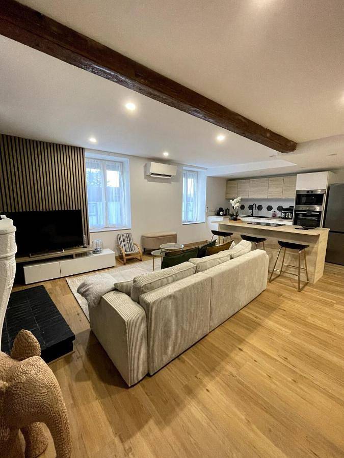 Gîte pour 12 personnes, adapté aux familles à Riom - 2