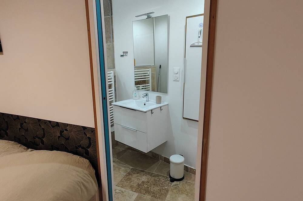 Room with private bathroom in Les Arcs (Var), Draguignan region