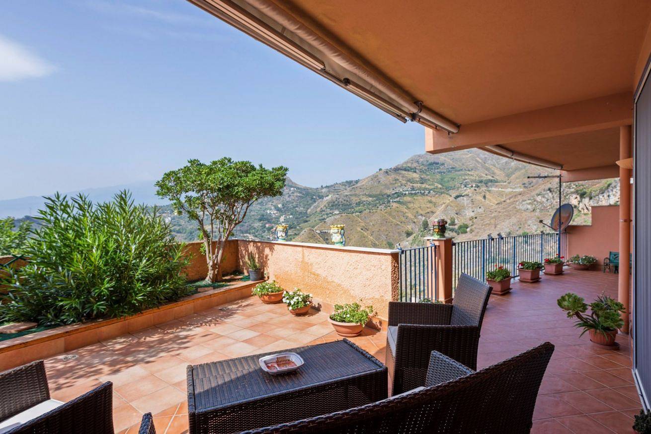 Ganze Wohnung, Ferienwohnung für 2 Personen mit Balkon/Terrasse in Taormina, Messina Provinz