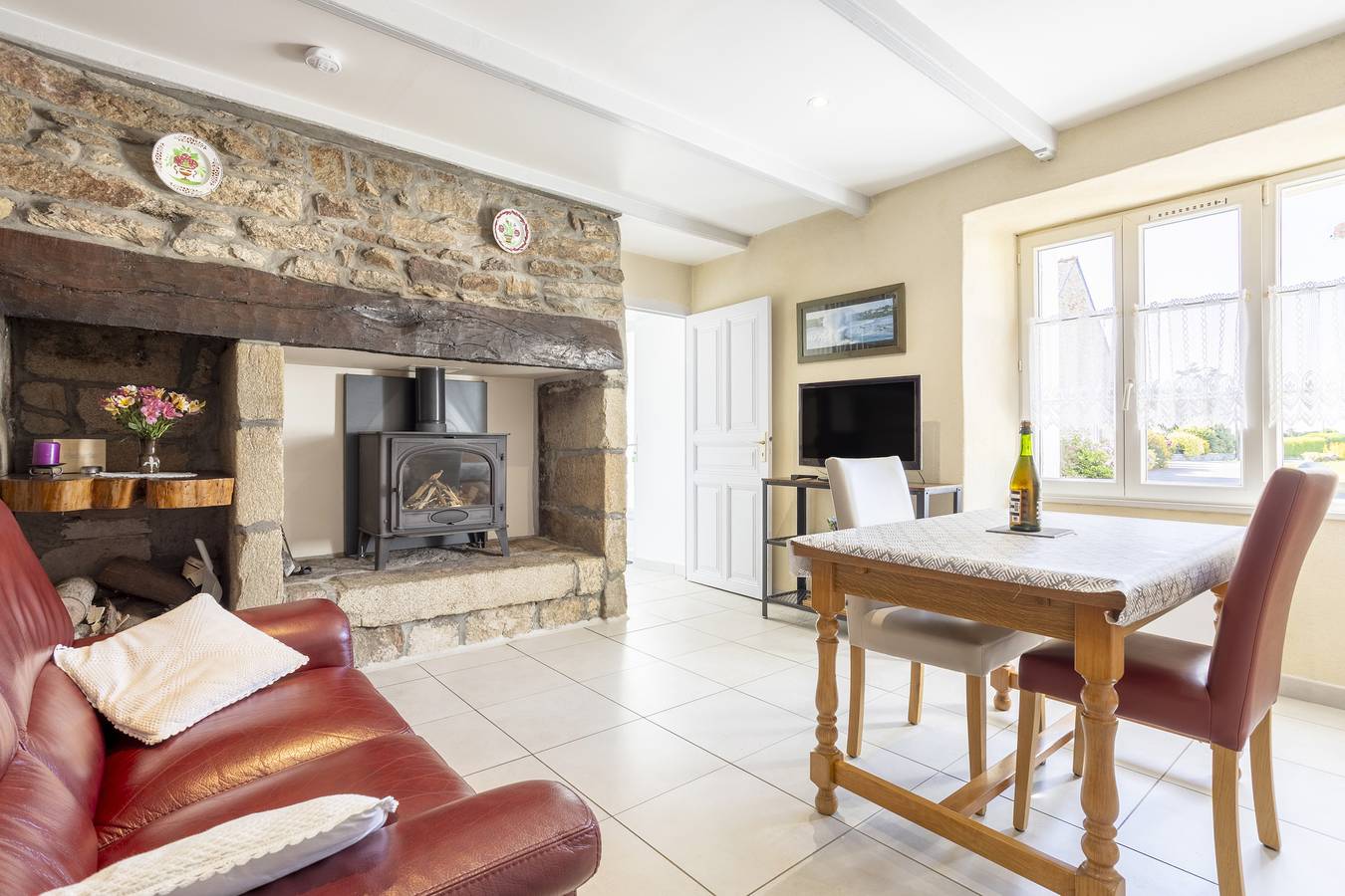 Holiday Home 'Fireplace, Kerantum, Peaceful' with Shared Garden and Wi-Fi in Mahalon, Quimper region