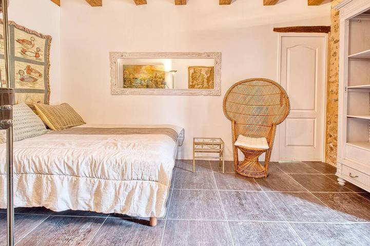 Location de vacances pour 9 personnes, animaux acceptés à Lacropte - 4