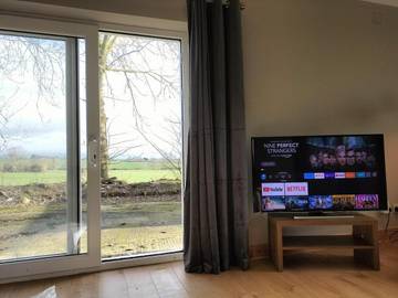 Gîte pour 2 personnes, avec terrasse ainsi que vue et jardin, animaux acceptés à Fermoy
