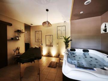 Gîte pour 2 personnes, avec piscine ainsi que jardin et vue dans Lys-Haut-Layon