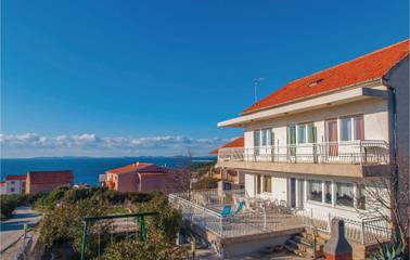 Ferienhaus für 12 Personen, mit Terrasse in Primosten