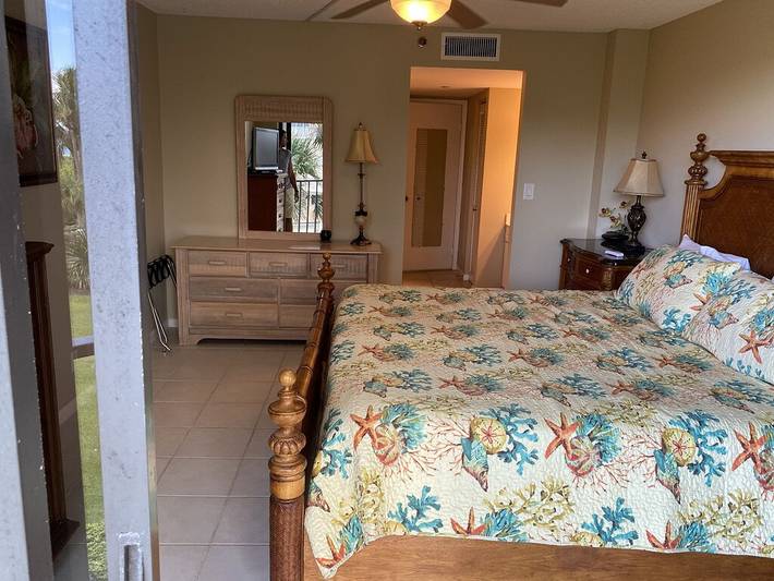 Vacation rental for 6 people, with hot tub and balcony as well as pool in St. Lucie County