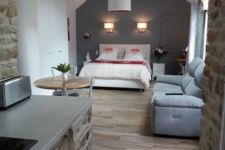 Gîte pour 2 personnes, avec jardin et terrasse à Saint-Pierre-d'Arthéglise - 2