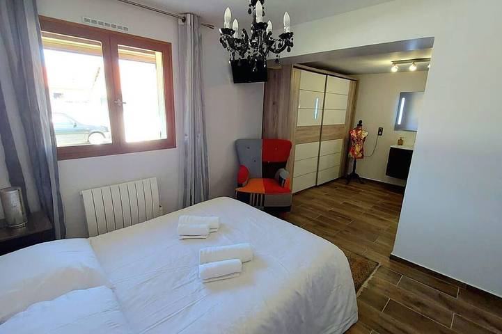 Location de vacances pour 6 personnes, avec jardin et piscine dans Cassy - 3