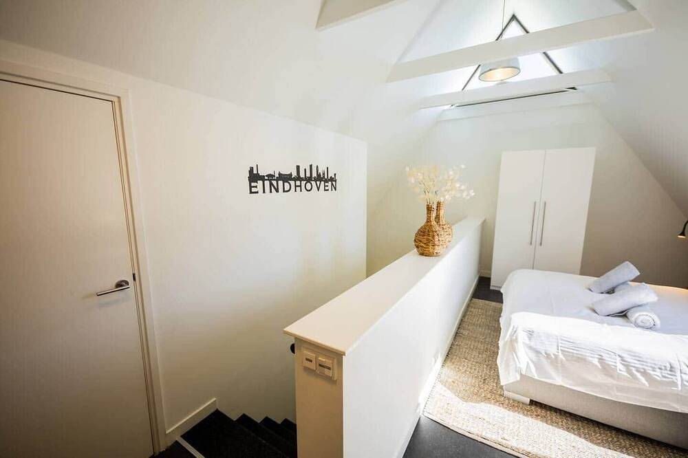 Entire apartment, Wonderful 50m² Loft with Balcony (Ks-8) in Eindhoven, North Brabant