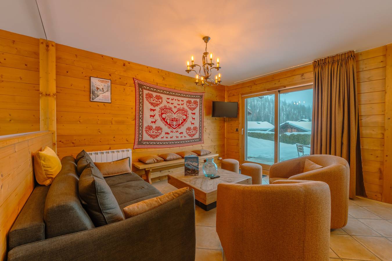 Ganze Wohnung, Apt Becd1 Cosy 3Br Chalet Apartment w/ Terrace & Views in Les Grandes Montets, Chamonix