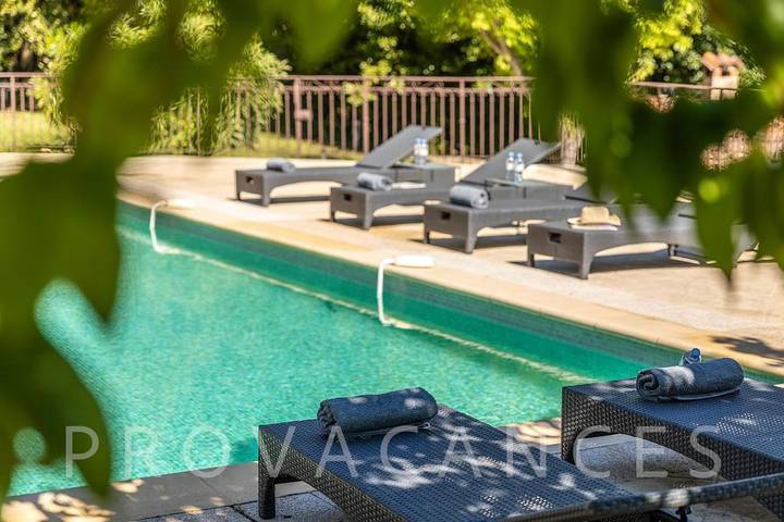 Location de vacances pour 6 personnes, avec jardin et piscine à Seillans - 4
