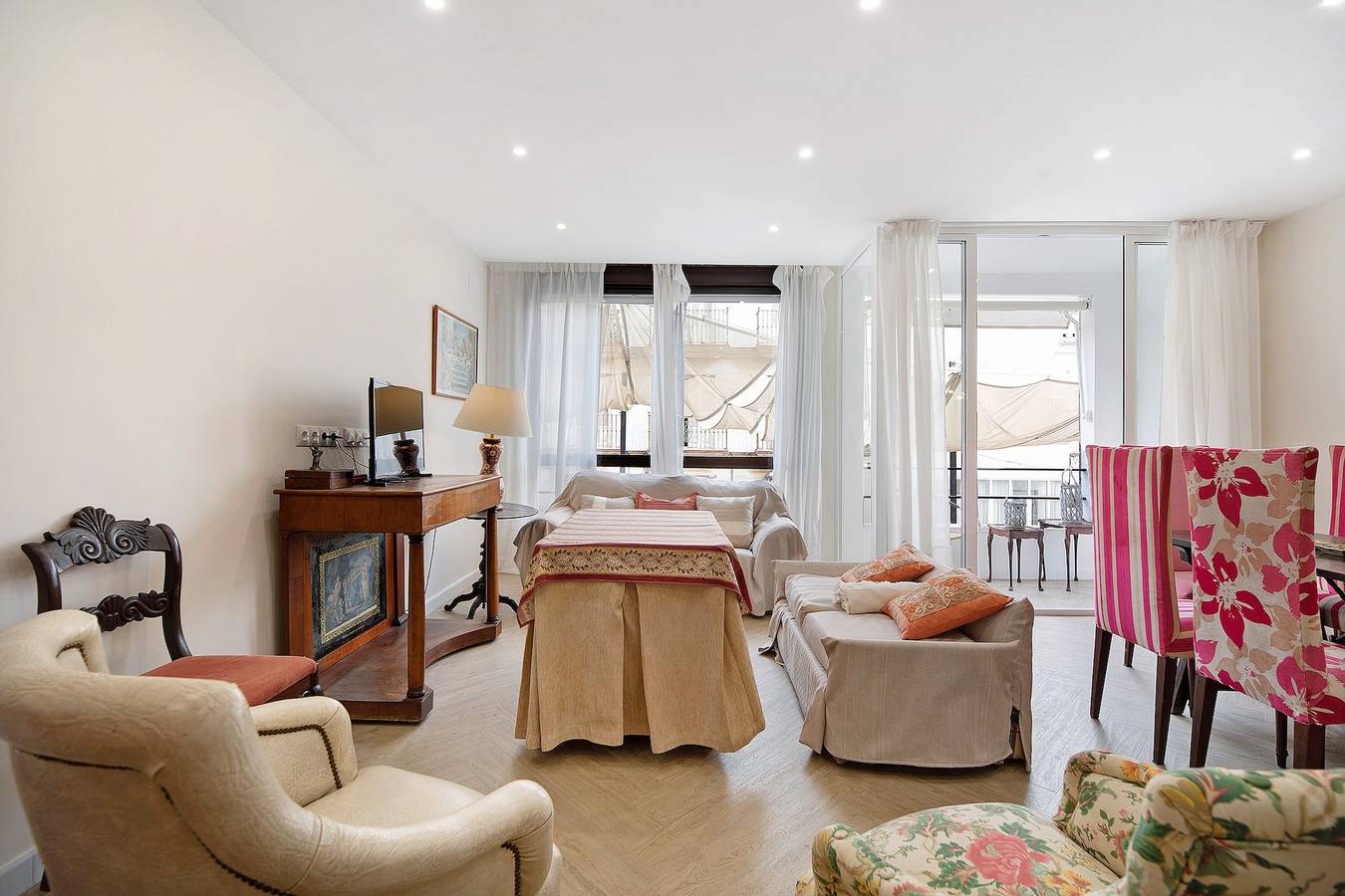 Apartamento entero, Apartamento vacacional accesible 'Ancha 9' con terraza privada y aire acondicionado in Sanlúcar de Barrameda, Costa de la Luz