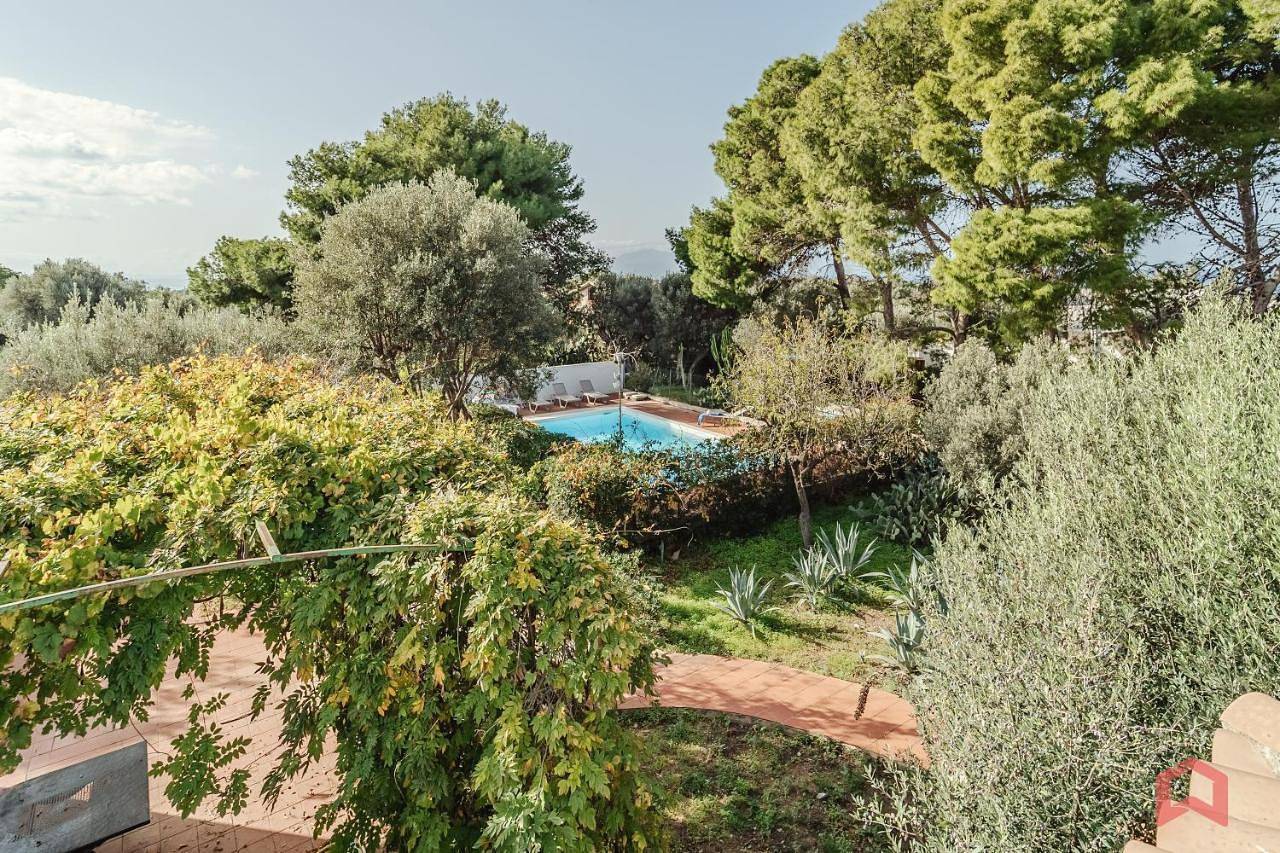 Grande e Luminosa Villa con Piscina vicino al Mare in Terrasini, Provincia di Palermo