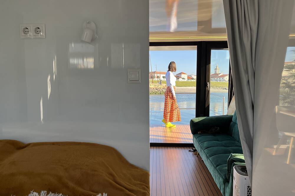 Floating House in a private marina 25 min from Porto in Povoa de Varzim, District de Porto