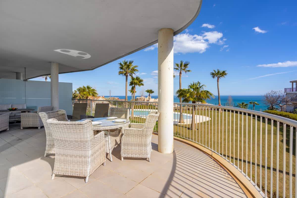 Hel leilighet, Sunny Terrace with Jacuzzi by Costarentals in La Capellania, Benalmádena