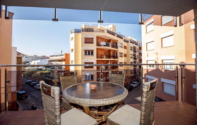 Appartement voor 4 personen, met Terras in Pineda de Mar