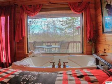 Log Cabin for 8 People in Sevier County, Photo 3