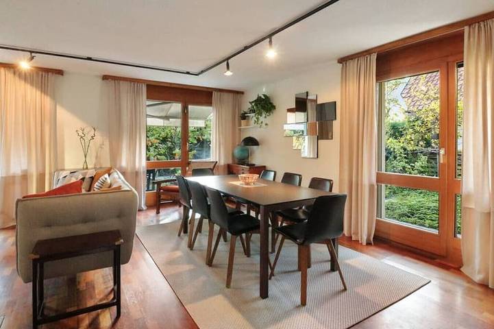 Villa for 8 people, with yard and balcony in Switzerland