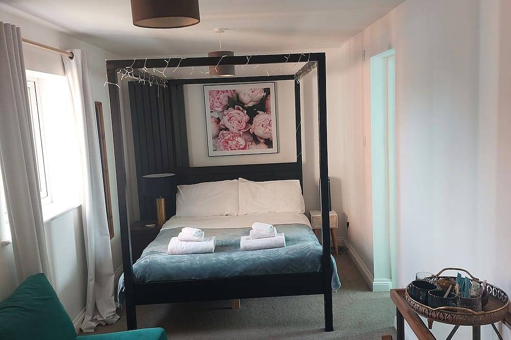 Pilgrims of the Goddess - Room 4 in Glastonbury, Somerset