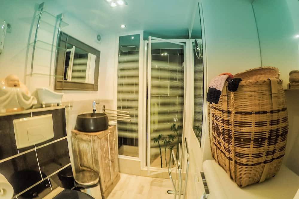Individuele Villa / 6 Bedden / Zeezicht / 2 Zwembaden / Jacuzzi / 6 Personen. in Saint-Aygulf, Frejus