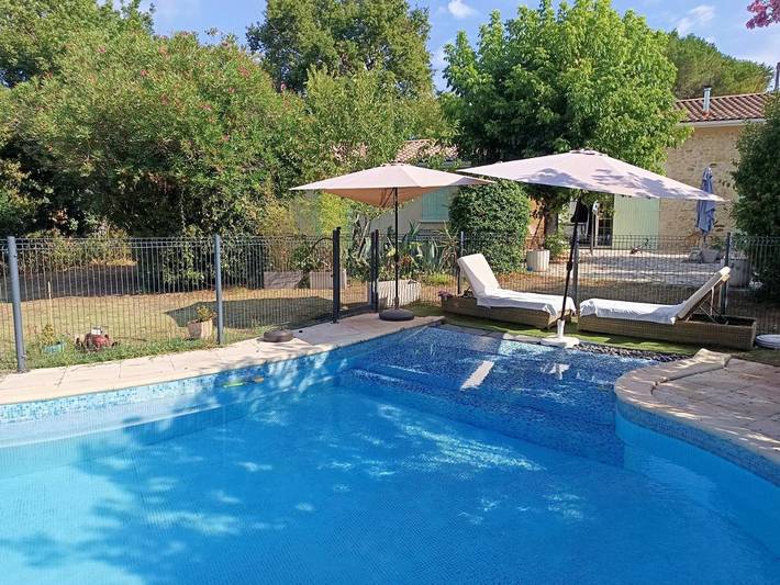 Maison d’hôte pour 3 personnes, avec Balcon et Terrasse ainsi que Jardin et Piscine à Camblanes-et-Meynac