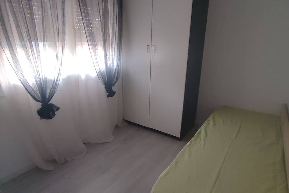 Entire apartment, T2 clim garden comfortable parking in Toulon, Mediterranean Coast (France)