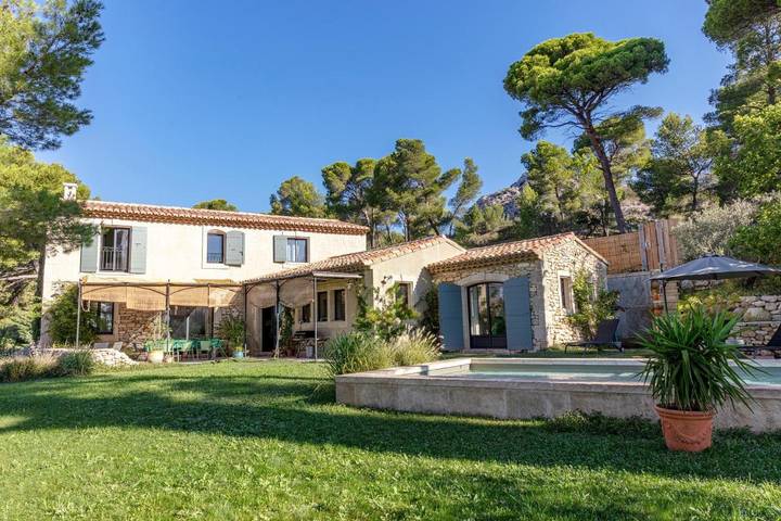 Chambre d’hôte pour 2 personnes, avec jardin ainsi que piscine et vue à Maussane-les-Alpilles - 4