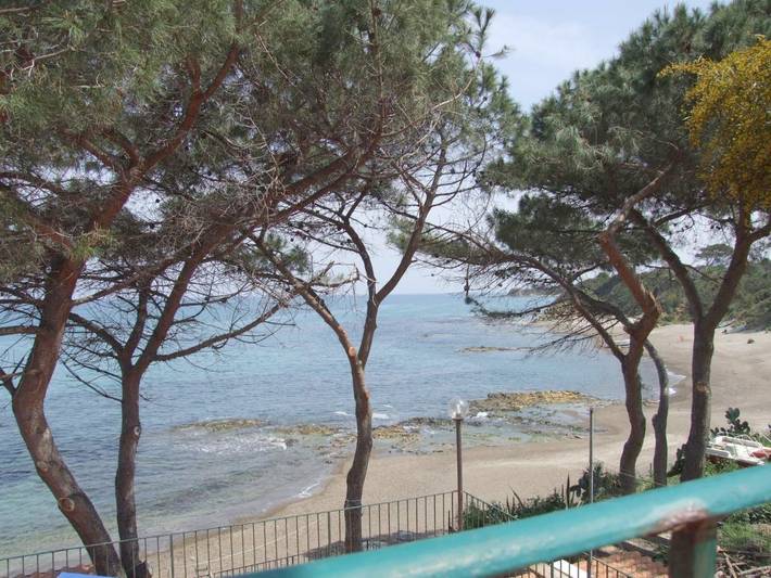 Casa vacanza per 4 persone, con panorama e giardino, adatto a famiglie con bambini - 1