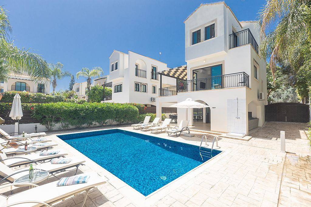 Vacation Rental for 10 Guests in Protaras, South Cyprus