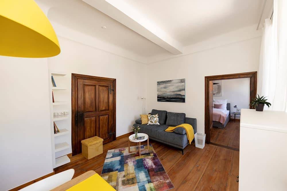 Ganze Wohnung, Ferienwohnung Brennmeister (65qm) im ersten Stock mit Blick zum Gutshof in Ebern, Landkreis Haßberge