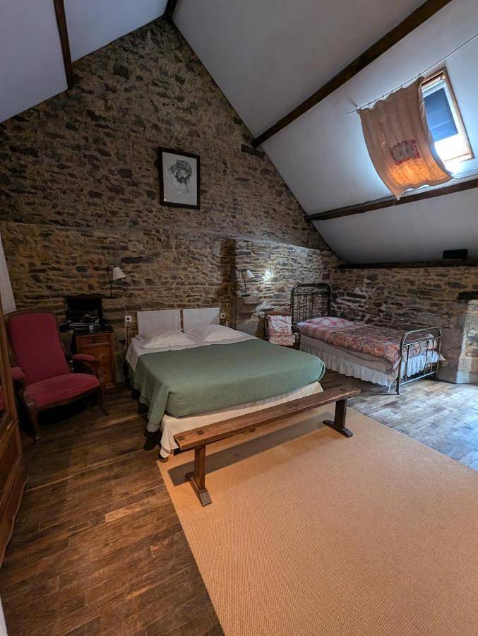 Location de vacances pour 5 personnes, avec terrasse ainsi que vue et jardin, animaux acceptés à Le Teilleul - 2