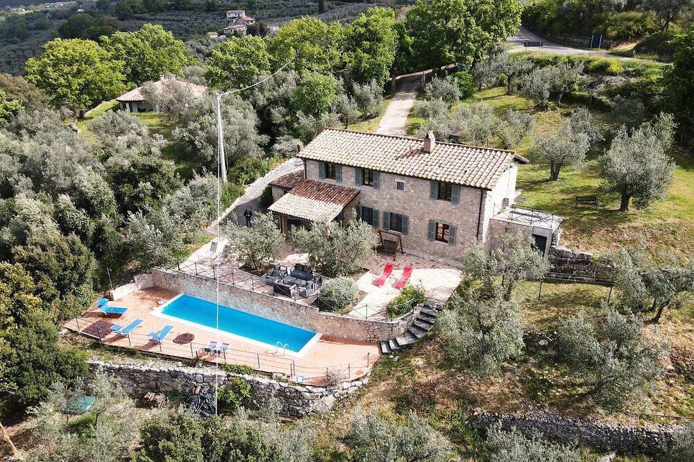 House with private pool & air conditioning at 500 meter from village. Great view in Montecchio, Provinsen Terni