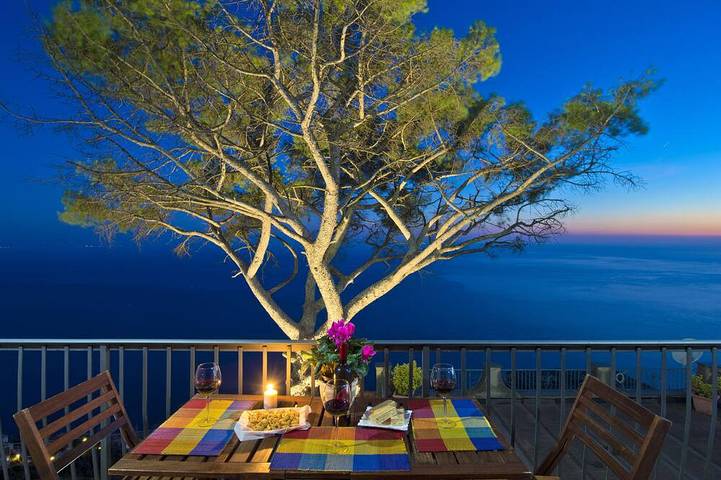 Ganze Wohnung, Zaffiro apartment with panoramic sea view between Amalfi and Positano in San Michele (Salerno), Furore