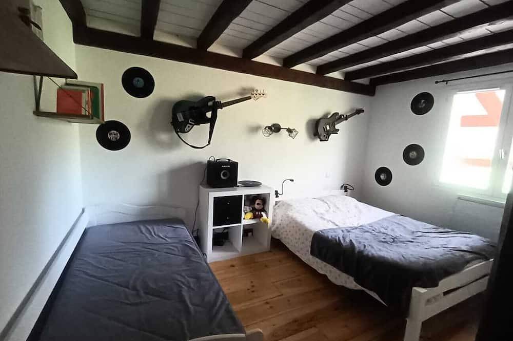 Charming house near Ascain village, 7 km from beaches and Jean de Luz in Ascain, Bayonne region