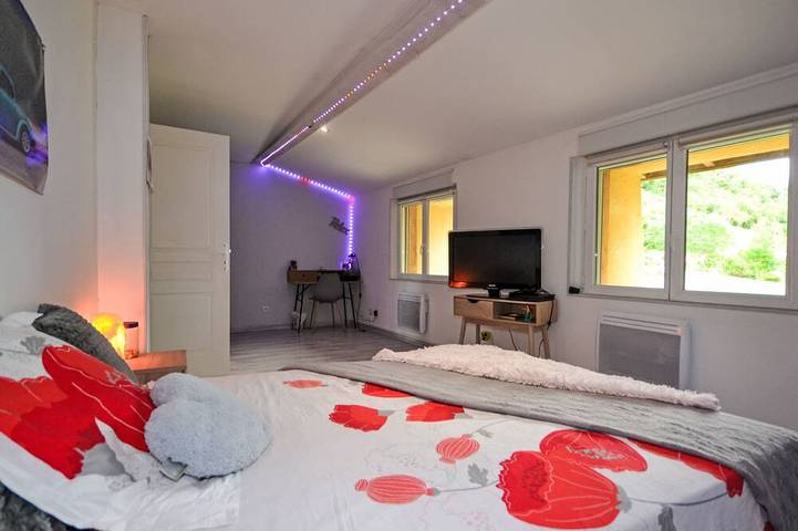 Location de vacances pour 6 personnes, avec piscine et jardin à Étoile-sur-Rhône - 3