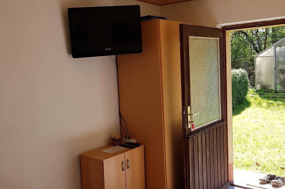 Kleiner, preiswerter Bungalow / Unterkunft in der Nähe v Berlin S-Bahn Anschluss in Zepernick, Panketal
