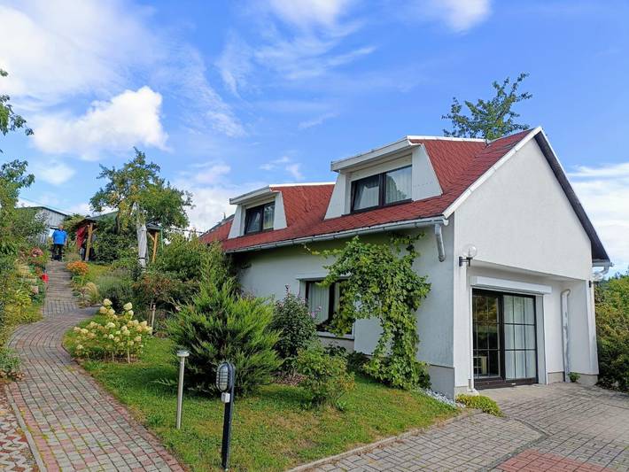 Ferienhaus für 4 Personen, mit Terrasse und Garten in Waltershausen