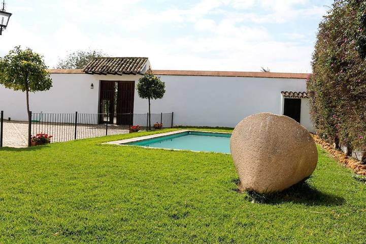 Villa for 4 people, with pool and garden - 1